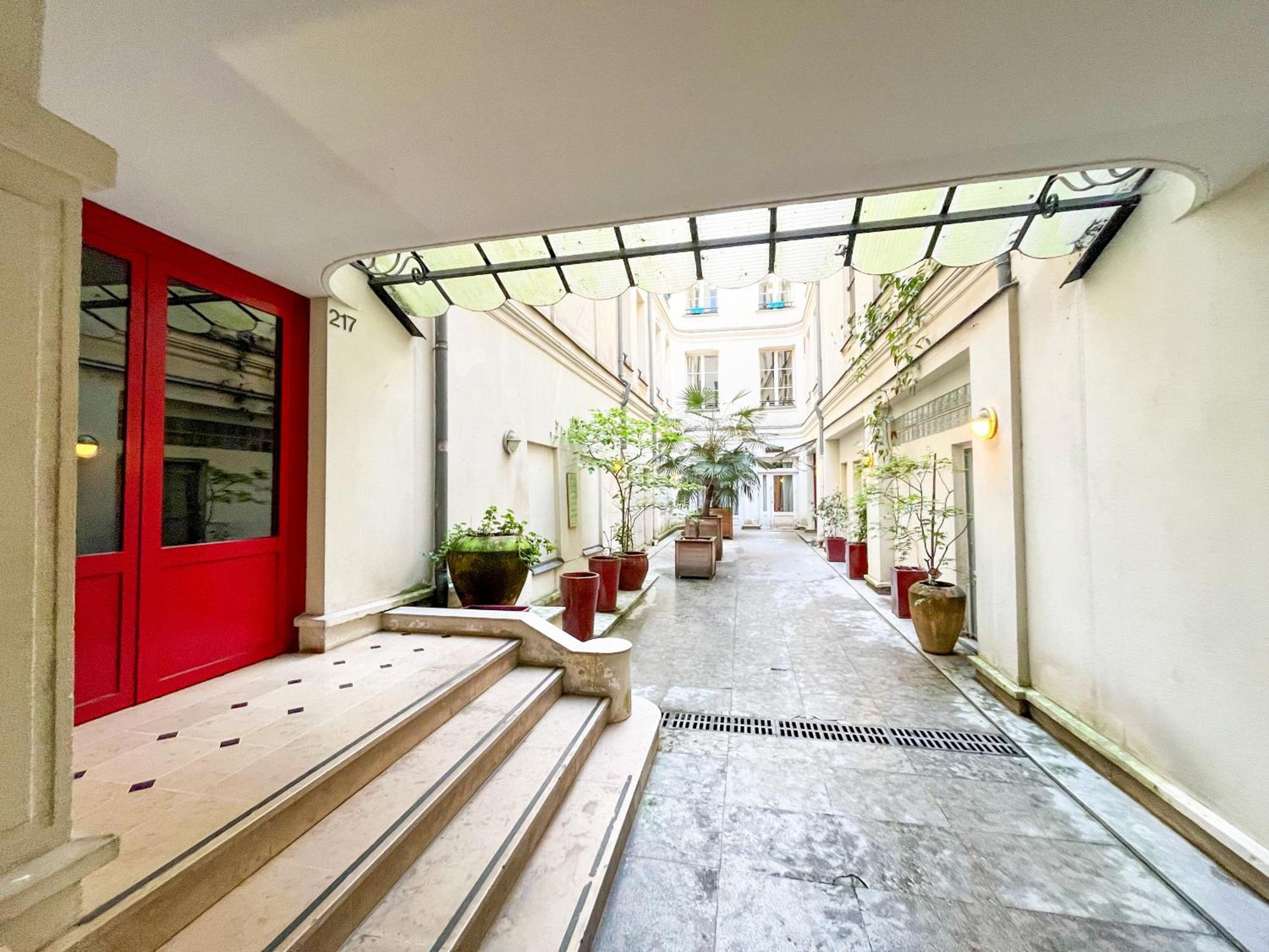 Apartment Urban Flat 67 - Spacious Parisian Flat In *